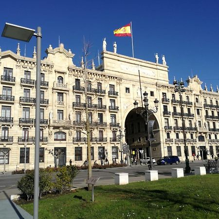 Hospedaje Menendez Pelayo ซานตานเดร์ ภายนอก รูปภาพ