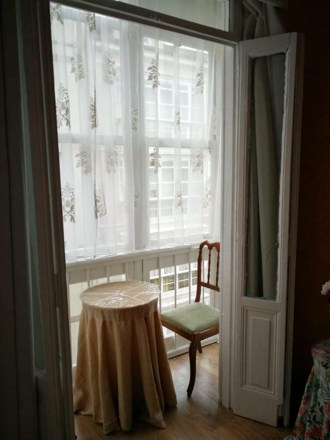 Hospedaje Menendez Pelayo ซานตานเดร์ ภายนอก รูปภาพ