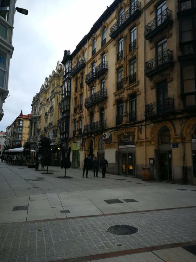Hospedaje Menendez Pelayo ซานตานเดร์ ภายนอก รูปภาพ