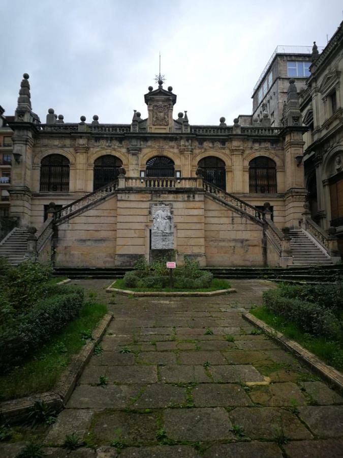 Hospedaje Menendez Pelayo ซานตานเดร์ ภายนอก รูปภาพ