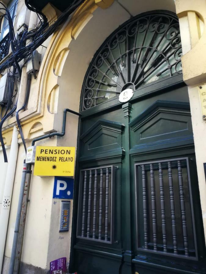 Hospedaje Menendez Pelayo ซานตานเดร์ ภายนอก รูปภาพ